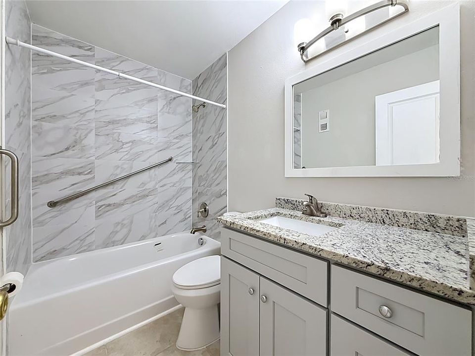 For Sale: $299,500 (2 beds, 2 baths, 1120 Square Feet)