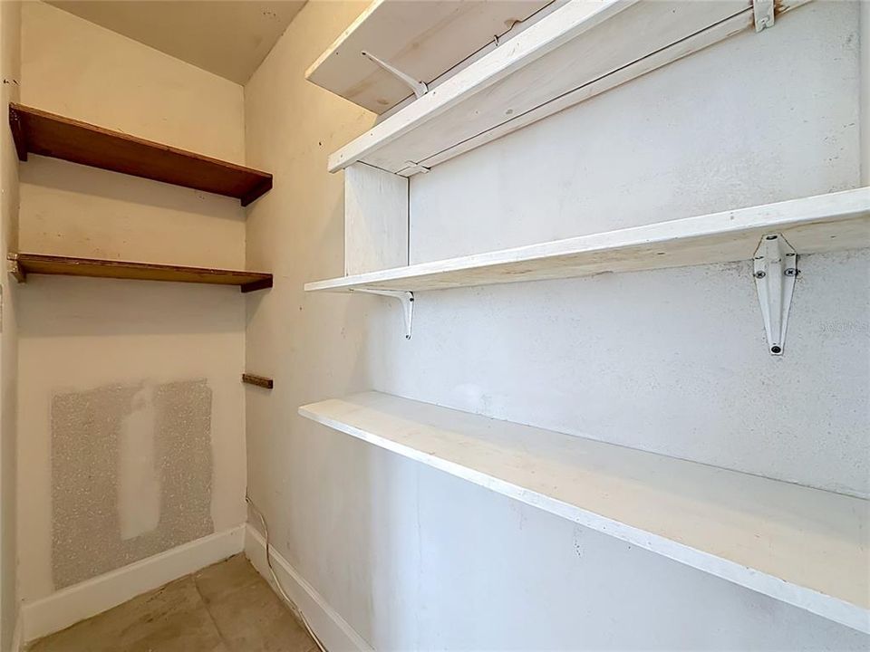 For Sale: $299,500 (2 beds, 2 baths, 1120 Square Feet)