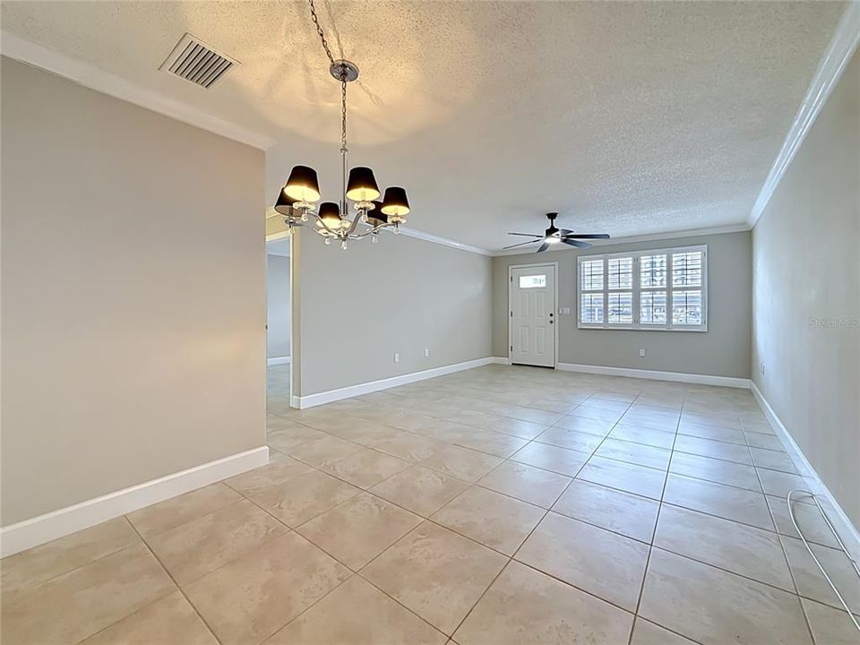 For Sale: $299,500 (2 beds, 2 baths, 1120 Square Feet)