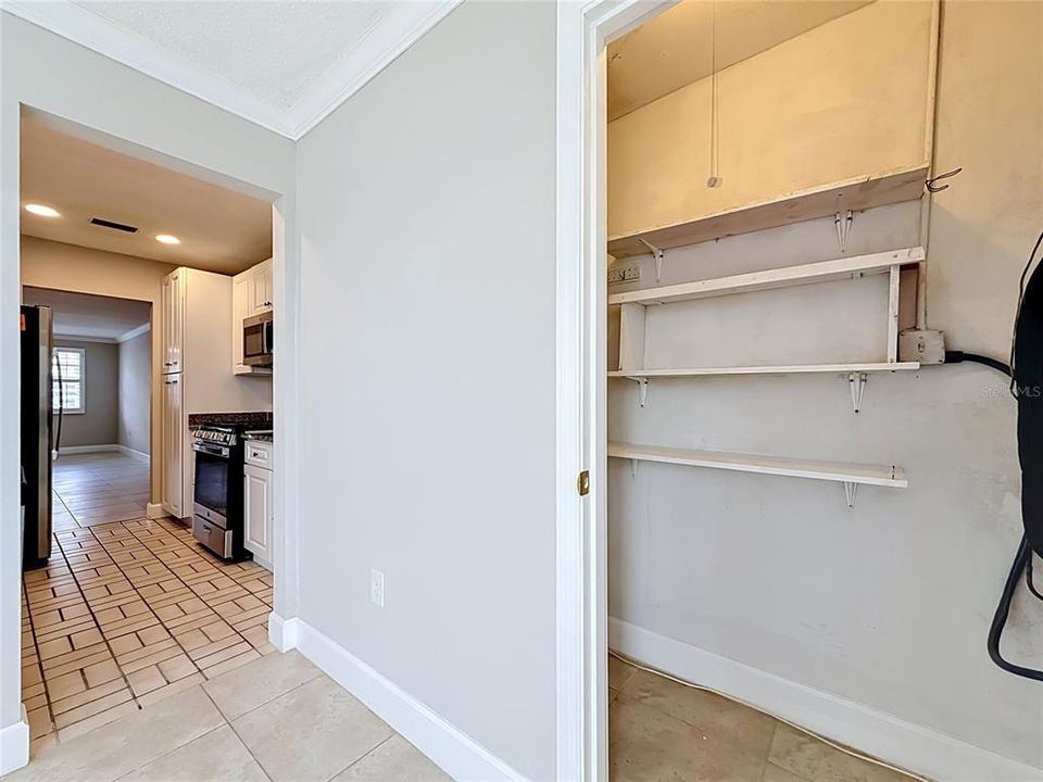 For Sale: $299,500 (2 beds, 2 baths, 1120 Square Feet)