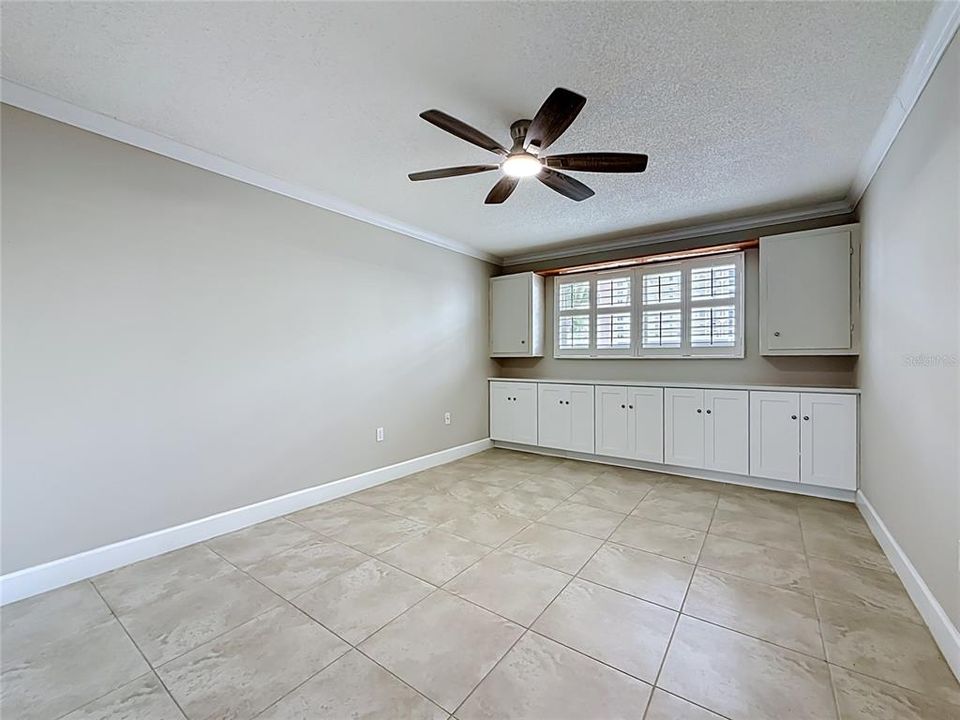 For Sale: $299,500 (2 beds, 2 baths, 1120 Square Feet)