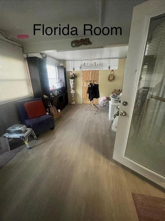 Activo con contrato: $225,000 (3 camas, 1 baños, 1194 Pies cuadrados)