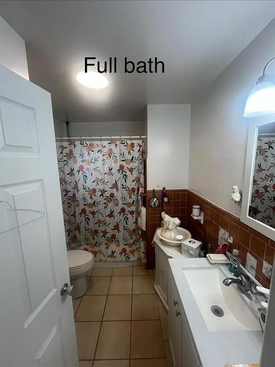 Activo con contrato: $225,000 (3 camas, 1 baños, 1194 Pies cuadrados)