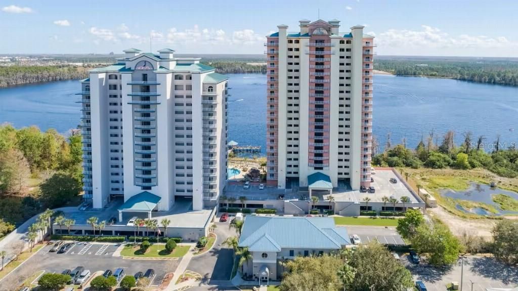 For Sale: $375,900 (2 beds, 2 baths, 1078 Square Feet)