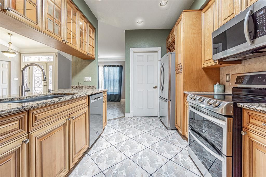 For Sale: $415,000 (3 beds, 2 baths, 2174 Square Feet)