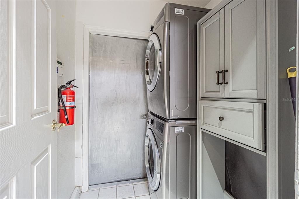 For Sale: $415,000 (3 beds, 2 baths, 2174 Square Feet)