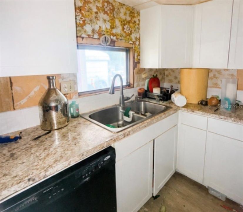 For Sale: $85,000 (3 beds, 2 baths, 1152 Square Feet)