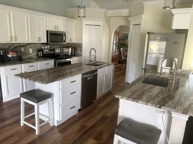 For Sale: $509,900 (4 beds, 2 baths, 2236 Square Feet)