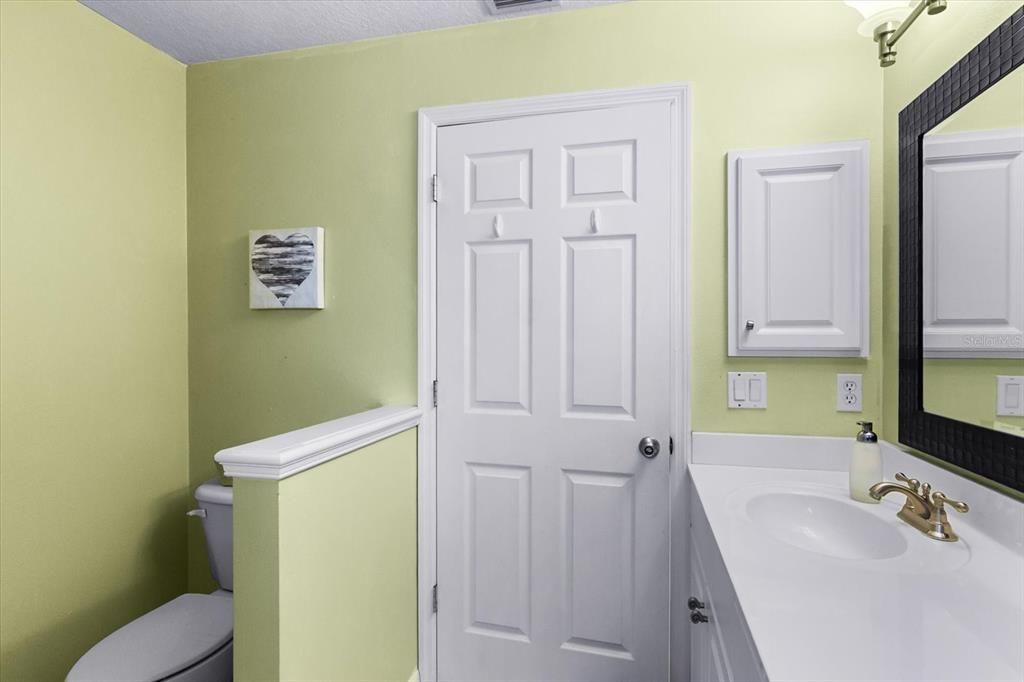 For Sale: $450,000 (3 beds, 2 baths, 1640 Square Feet)