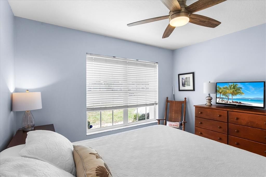 For Sale: $450,000 (3 beds, 2 baths, 1640 Square Feet)
