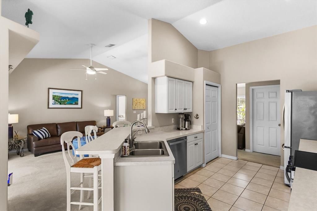 For Sale: $450,000 (3 beds, 2 baths, 1640 Square Feet)