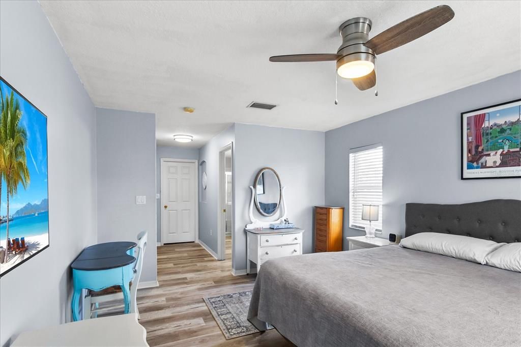 For Sale: $450,000 (3 beds, 2 baths, 1640 Square Feet)