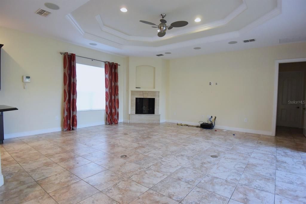 En Venta: $769,000 (5 camas, 5 baños, 4854 Pies cuadrados)