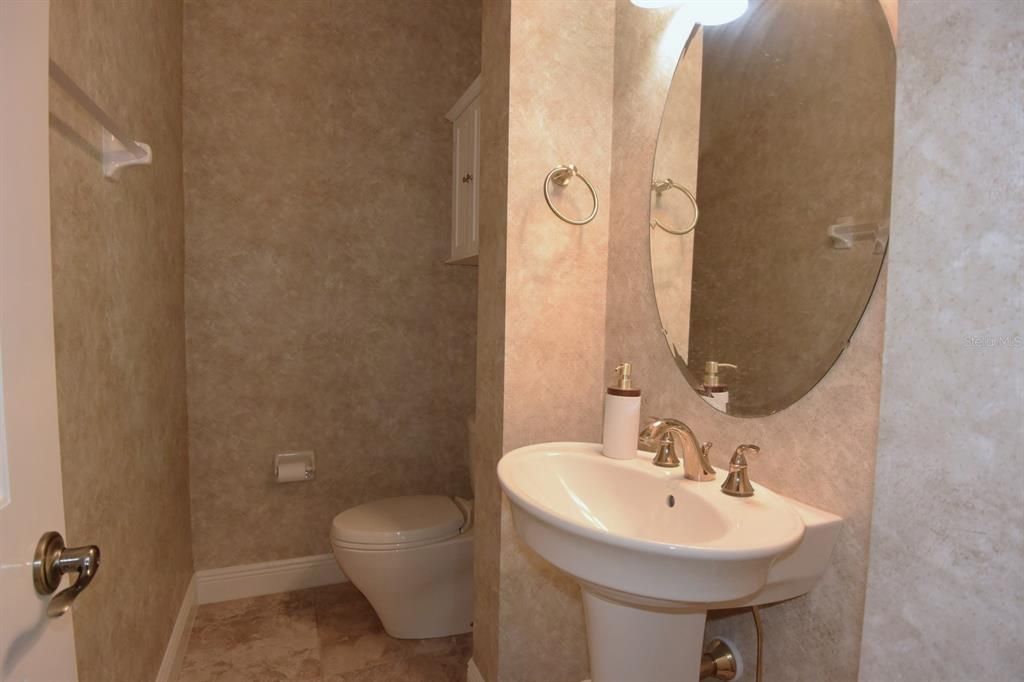 En Venta: $769,000 (5 camas, 5 baños, 4854 Pies cuadrados)