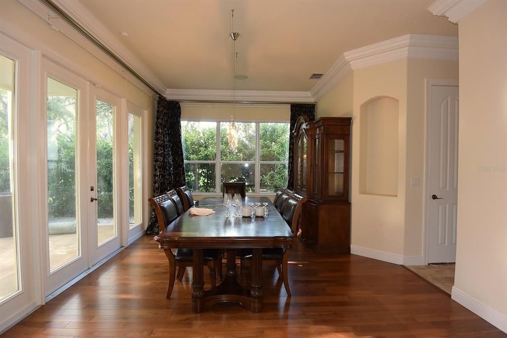 En Venta: $769,000 (5 camas, 5 baños, 4854 Pies cuadrados)