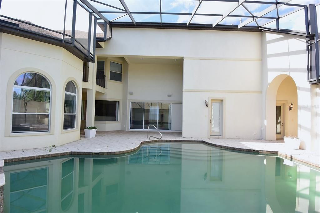 En Venta: $769,000 (5 camas, 5 baños, 4854 Pies cuadrados)