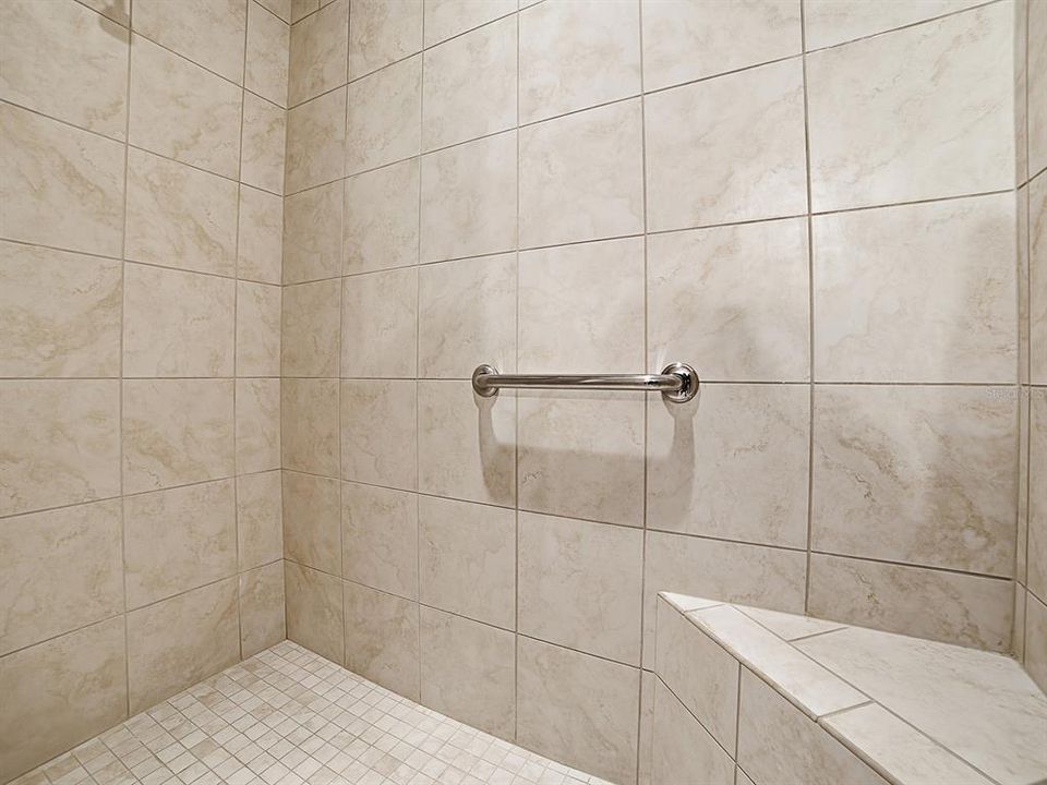 For Sale: $429,900 (3 beds, 2 baths, 1517 Square Feet)
