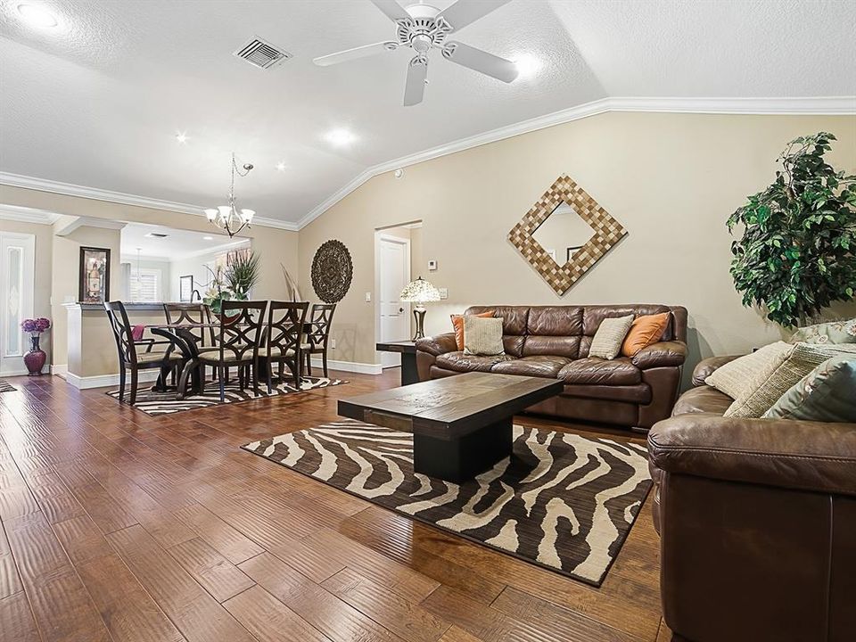 For Sale: $429,900 (3 beds, 2 baths, 1517 Square Feet)