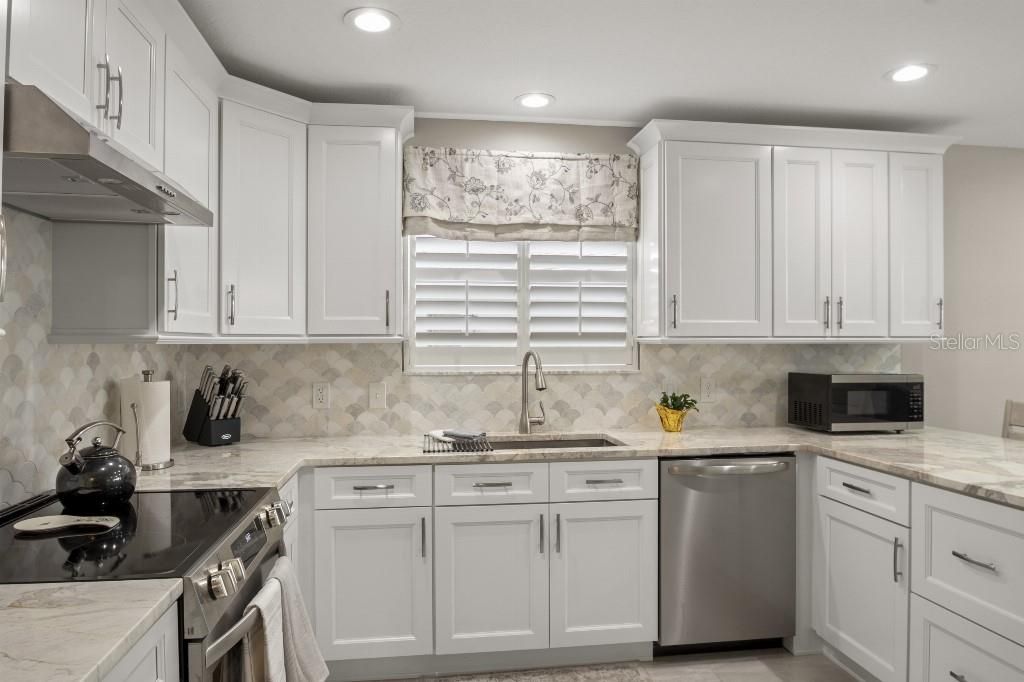 For Sale: $575,000 (3 beds, 2 baths, 2256 Square Feet)