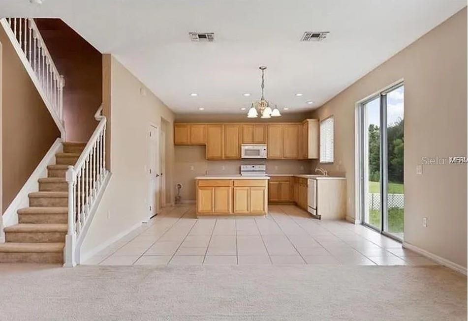 For Rent: $2,700 (4 beds, 2 baths, 2310 Square Feet)
