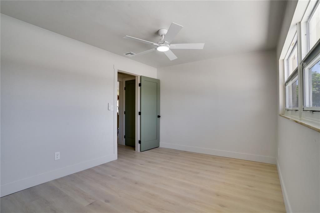 For Sale: $625,000 (4 beds, 2 baths, 1563 Square Feet)