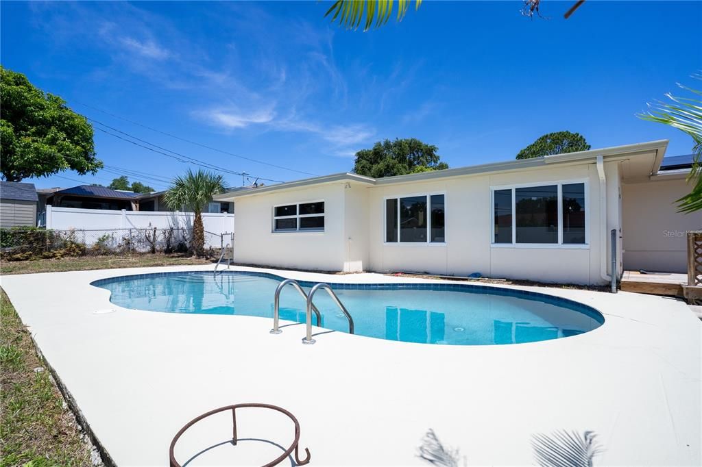 For Sale: $625,000 (4 beds, 2 baths, 1563 Square Feet)