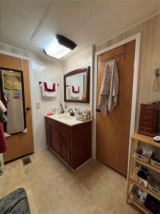 For Sale: $120,000 (3 beds, 2 baths, 1152 Square Feet)