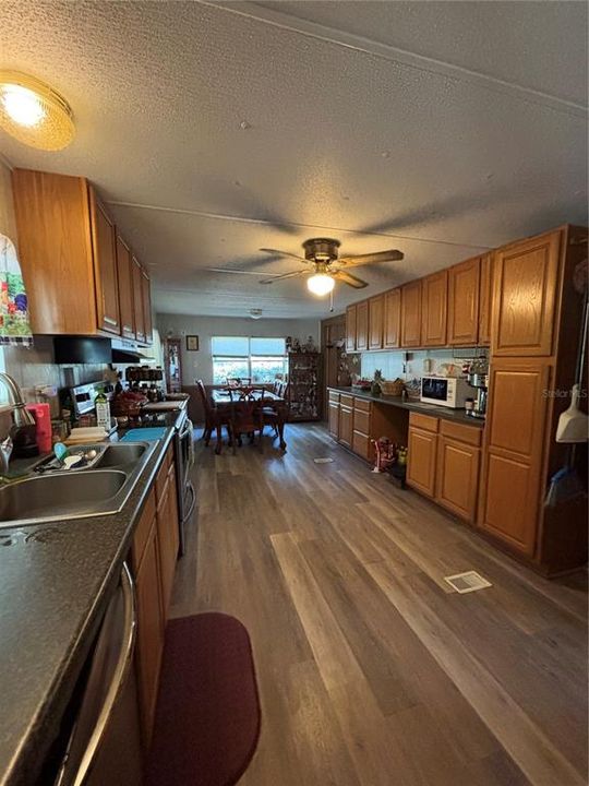 For Sale: $120,000 (3 beds, 2 baths, 1152 Square Feet)