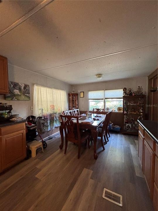 For Sale: $120,000 (3 beds, 2 baths, 1152 Square Feet)