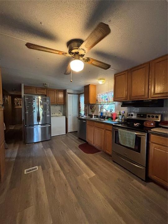 For Sale: $120,000 (3 beds, 2 baths, 1152 Square Feet)