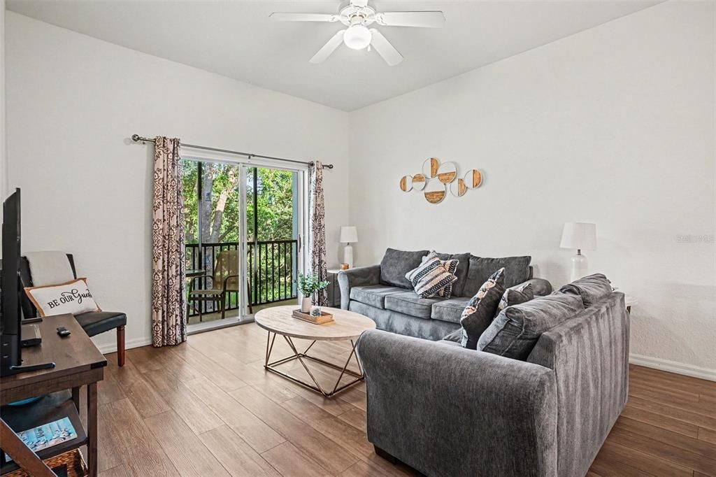 For Sale: $249,900 (3 beds, 2 baths, 1227 Square Feet)