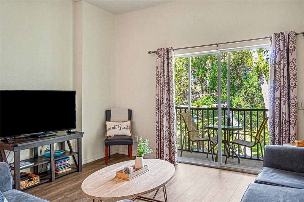 For Sale: $249,900 (3 beds, 2 baths, 1227 Square Feet)