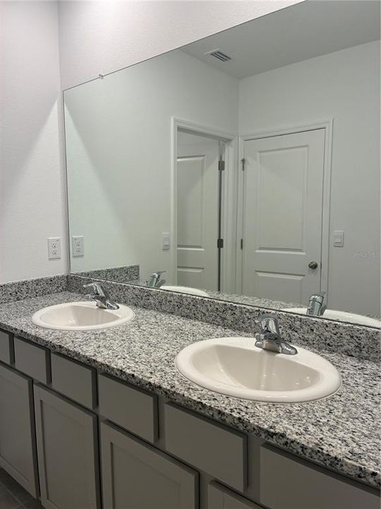 For Rent: $2,300 (3 beds, 2 baths, 1758 Square Feet)