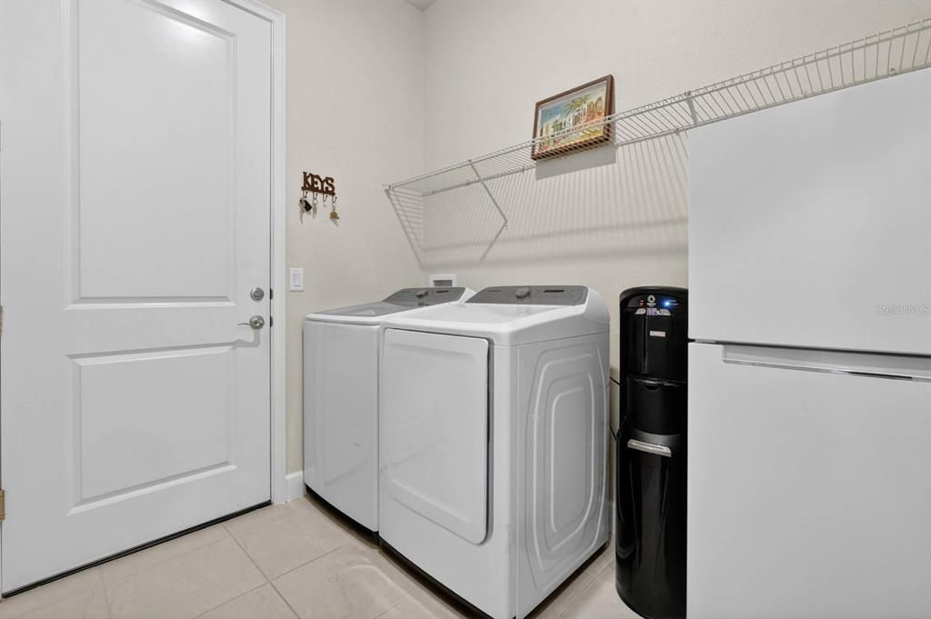 На продажу: $375,000 (2 спален, 2 ванн, 1529 Квадратных фут)
