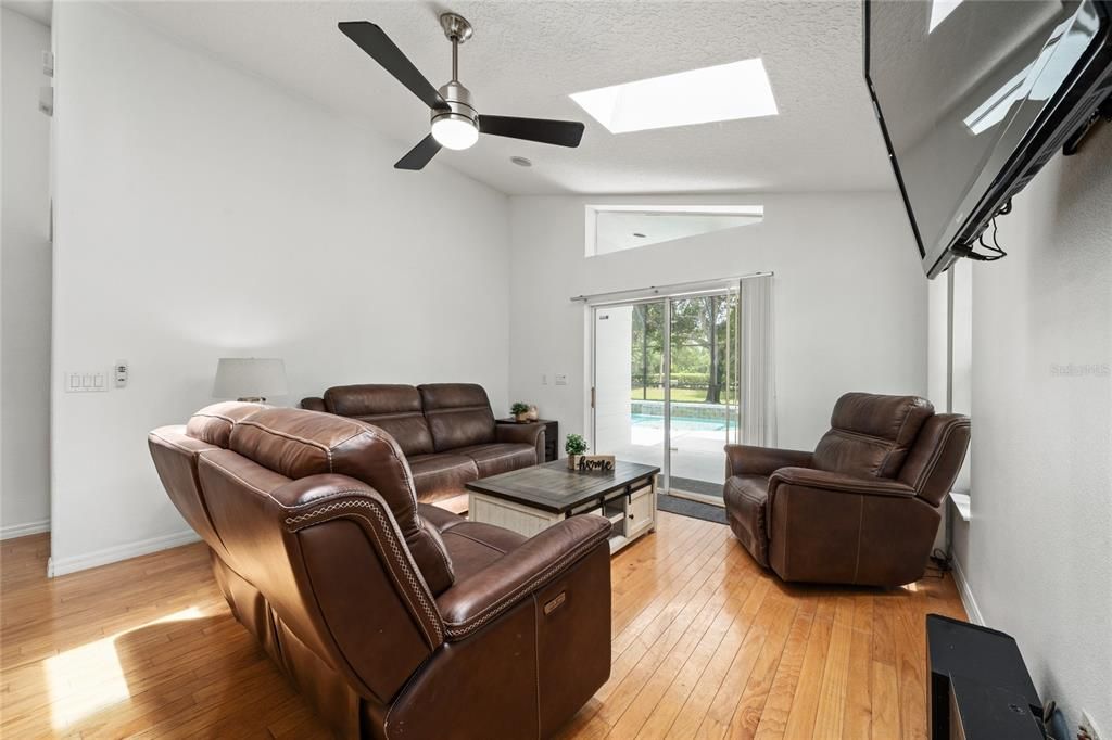 For Sale: $595,000 (4 beds, 2 baths, 2068 Square Feet)