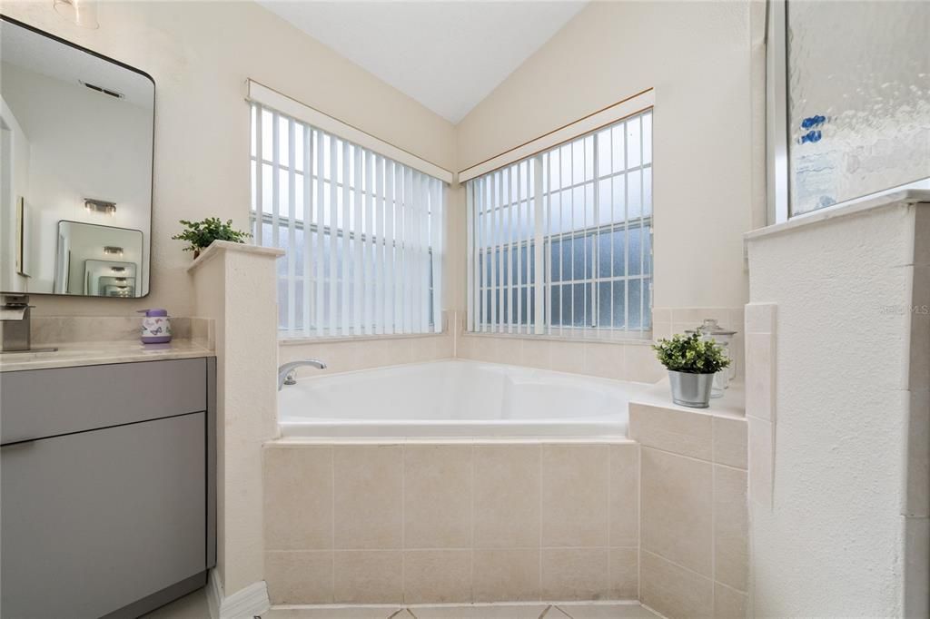 For Sale: $595,000 (4 beds, 2 baths, 2068 Square Feet)