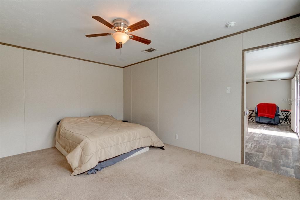 For Sale: $248,000 (3 beds, 2 baths, 1138 Square Feet)