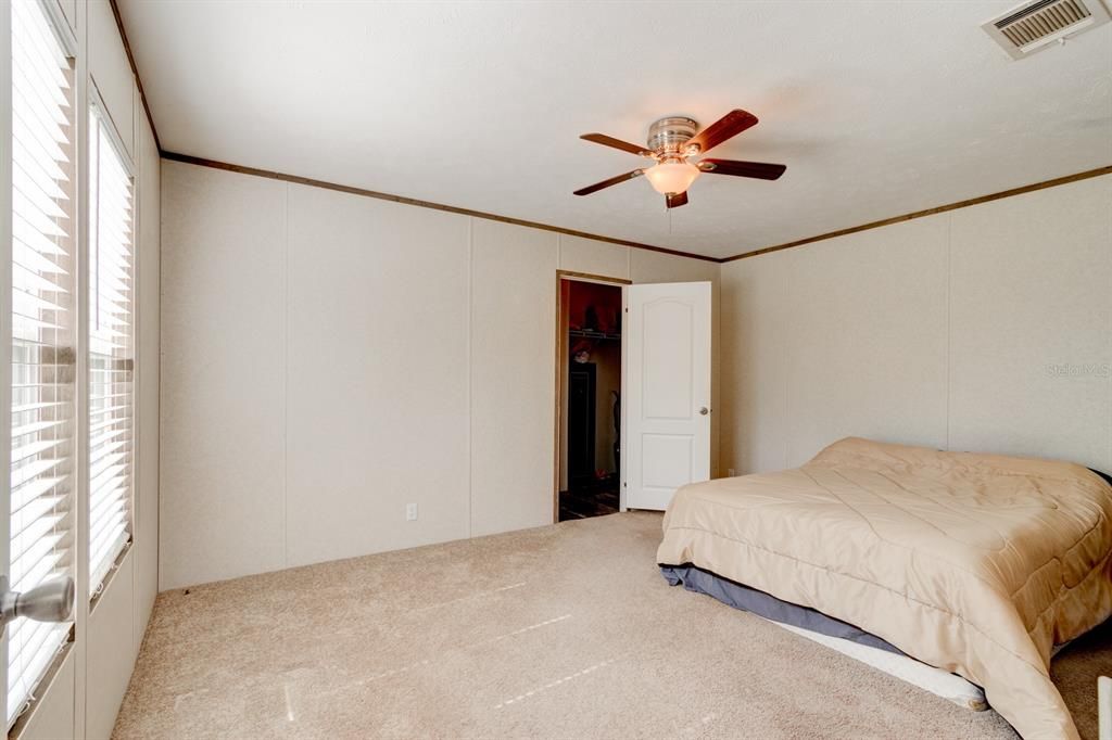 For Sale: $248,000 (3 beds, 2 baths, 1138 Square Feet)