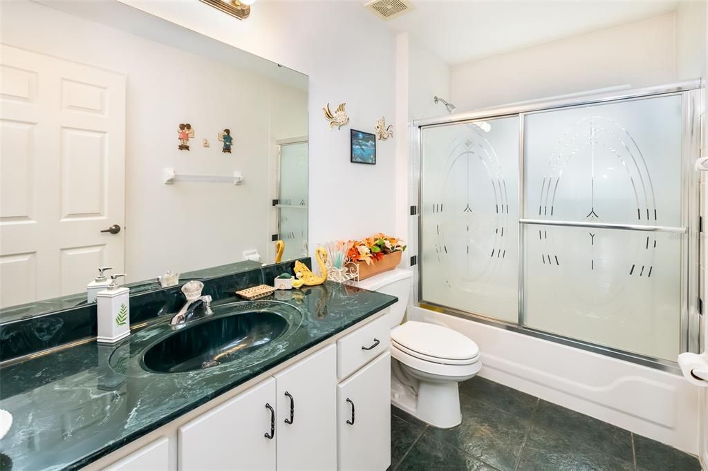 For Sale: $325,000 (3 beds, 2 baths, 1724 Square Feet)