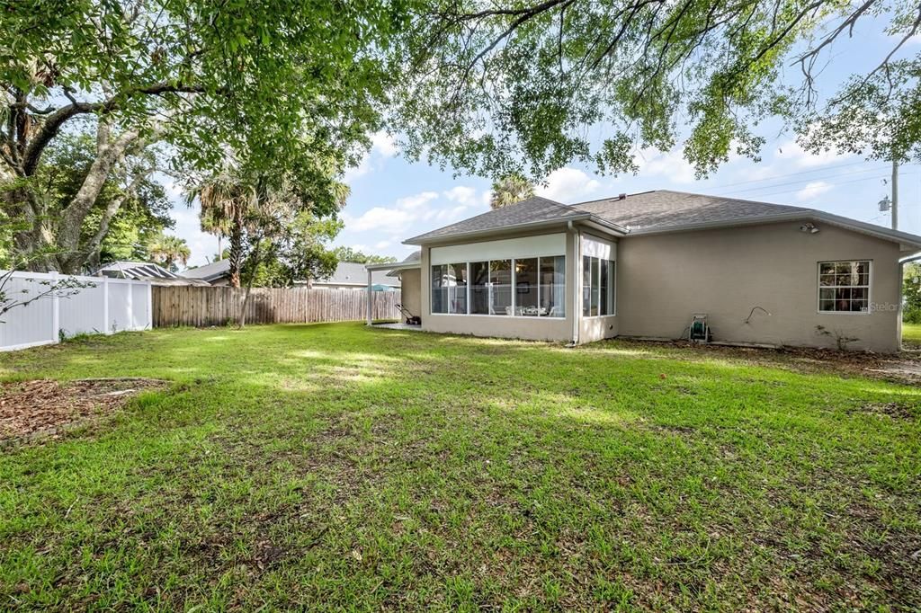 For Sale: $325,000 (3 beds, 2 baths, 1724 Square Feet)