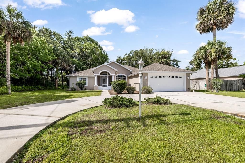 For Sale: $325,000 (3 beds, 2 baths, 1724 Square Feet)
