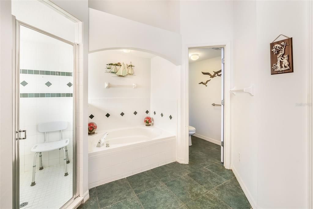 For Sale: $325,000 (3 beds, 2 baths, 1724 Square Feet)