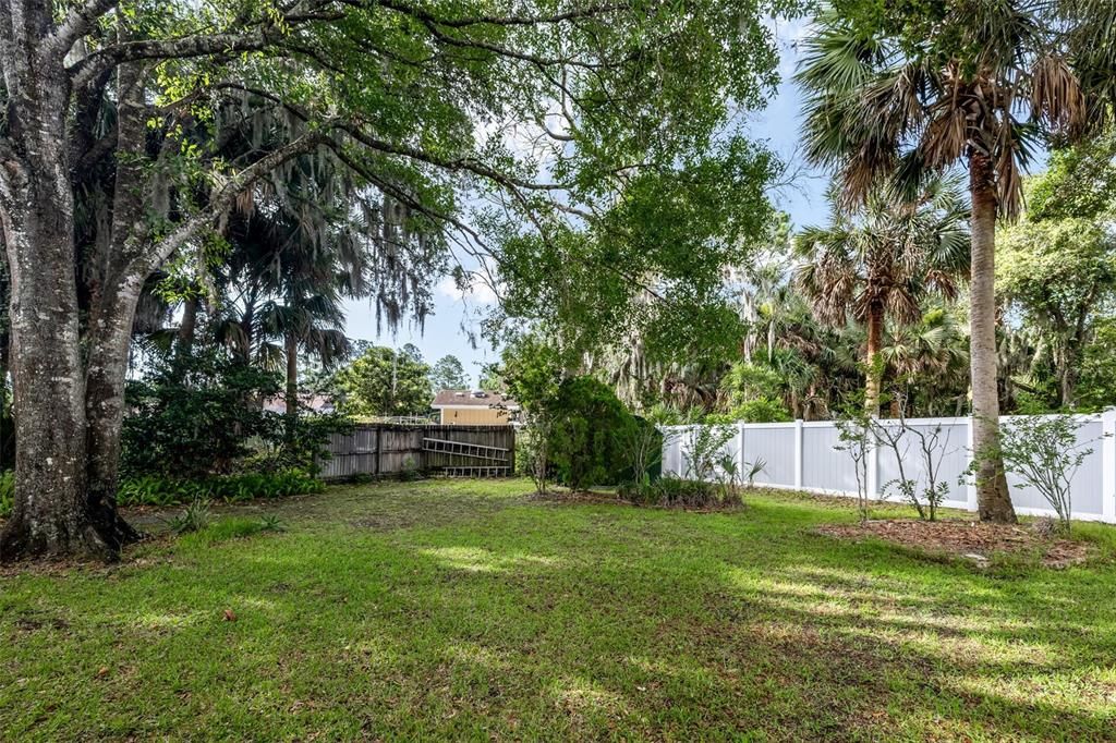 For Sale: $325,000 (3 beds, 2 baths, 1724 Square Feet)