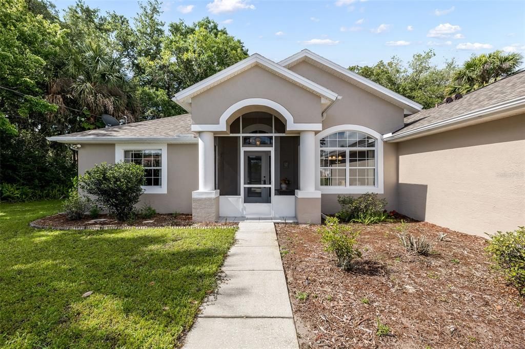 For Sale: $325,000 (3 beds, 2 baths, 1724 Square Feet)