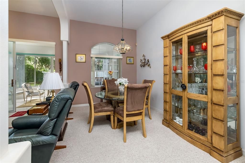 For Sale: $325,000 (3 beds, 2 baths, 1724 Square Feet)