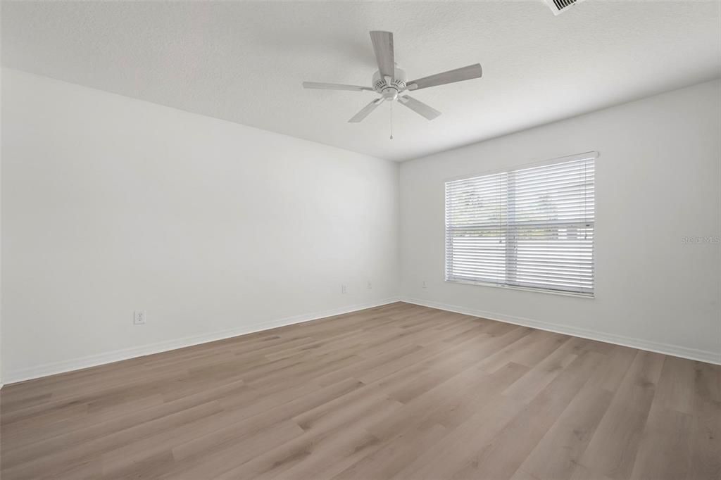 For Sale: $299,700 (3 beds, 2 baths, 1310 Square Feet)
