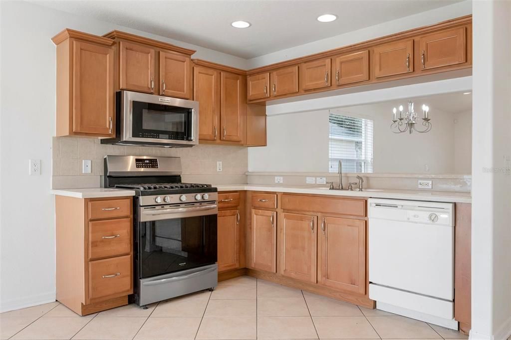 For Sale: $299,700 (3 beds, 2 baths, 1310 Square Feet)