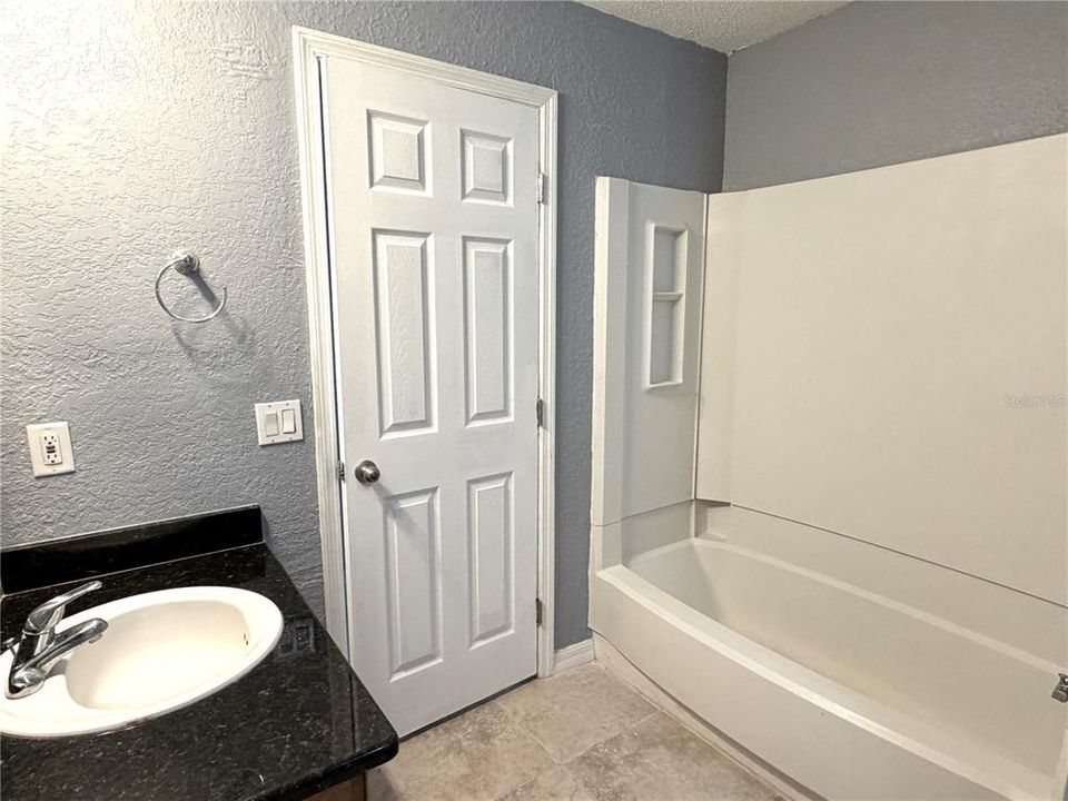 В аренду: $1,950 (3 спален, 2 ванн, 1332 Квадратных фут)