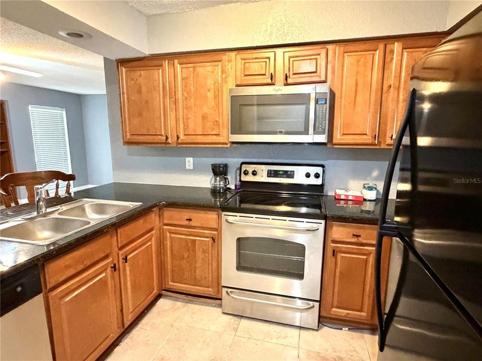 В аренду: $1,950 (3 спален, 2 ванн, 1332 Квадратных фут)