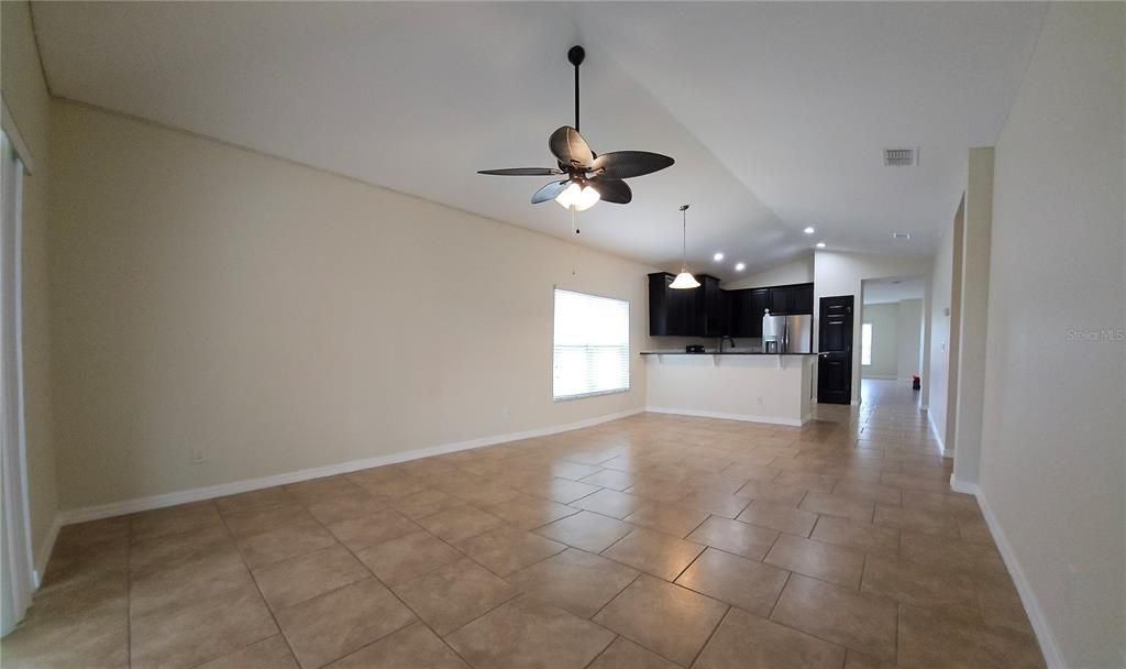 For Sale: $359,500 (4 beds, 2 baths, 1972 Square Feet)
